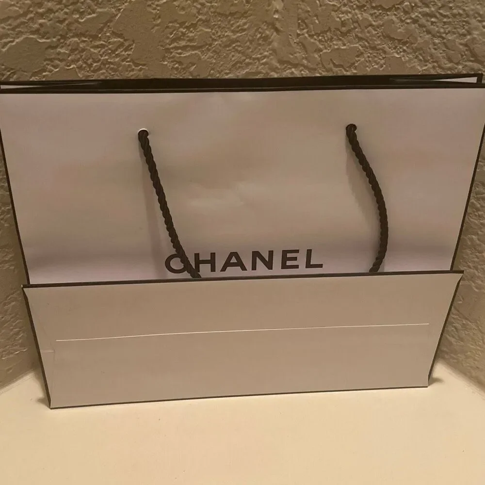 Chanel Shopping Bag Luxury Gift Bag White 3D Camilla Flower Logo Display Decor